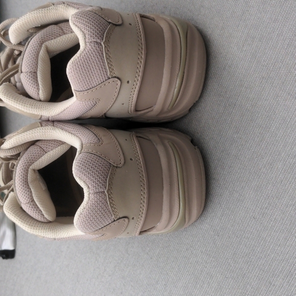 Vionic Walker Women’s Sneaker in Taupe 9.5 - Picture 5 of 7